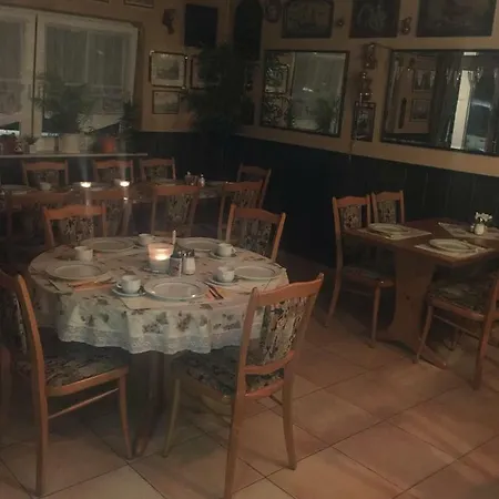 Caruso Und Pizzeria