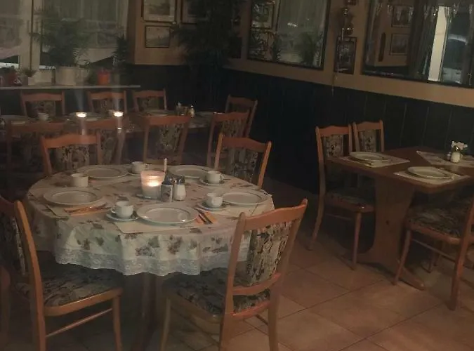 Caruso Und Pizzeria